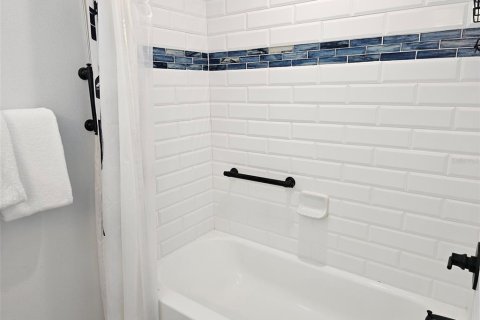 Villa ou maison à louer à Bradenton, Floride: 3 chambres, 111.85 m2 № 2384214 - photo 9