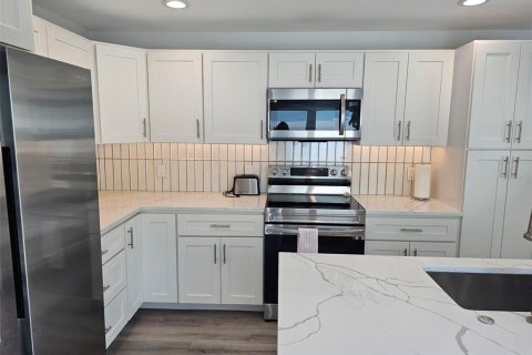 Villa ou maison à louer à Bradenton, Floride: 3 chambres, 111.85 m2 № 2384214 - photo 22