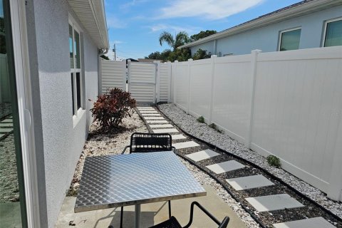 Villa ou maison à louer à Bradenton, Floride: 3 chambres, 111.85 m2 № 2384214 - photo 13