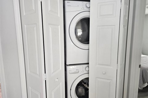 Villa ou maison à louer à Bradenton, Floride: 3 chambres, 111.85 m2 № 2384214 - photo 7