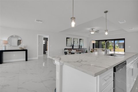 House in Lehigh Acres, Florida 3 bedrooms, 186.92 sq.m. № 2177680 - photo 28