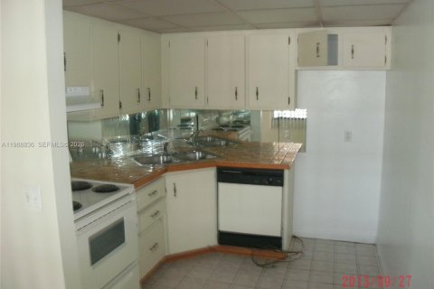 Copropriété à vendre à Lake Worth, Floride: 2 chambres, 74.23 m2 № 2051087 - photo 2