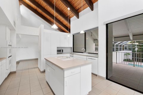 Villa ou maison à vendre à Palmetto Bay, Floride: 4 chambres, 301.75 m2 № 1947341 - photo 6