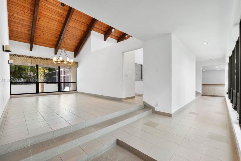 Villa ou maison à vendre à Palmetto Bay, Floride: 4 chambres, 301.75 m2 № 1947341 - photo 7