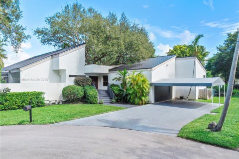 Villa ou maison à vendre à Palmetto Bay, Floride: 4 chambres, 301.75 m2 № 1947341 - photo 1