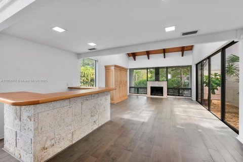 Villa ou maison à vendre à Palmetto Bay, Floride: 4 chambres, 301.75 m2 № 1947341 - photo 14