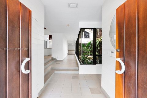 Villa ou maison à vendre à Palmetto Bay, Floride: 4 chambres, 301.75 m2 № 1947341 - photo 3