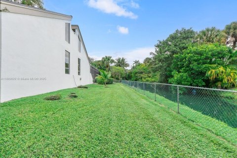 Villa ou maison à vendre à Palmetto Bay, Floride: 4 chambres, 301.75 m2 № 1947341 - photo 12