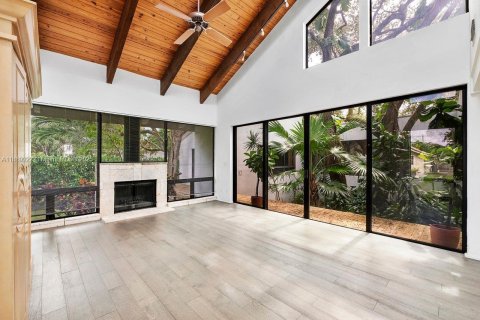 Villa ou maison à vendre à Palmetto Bay, Floride: 4 chambres, 301.75 m2 № 1947341 - photo 4