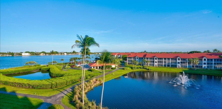 Condominio en Hypoluxo, Florida, 2 dormitorios № 2154743