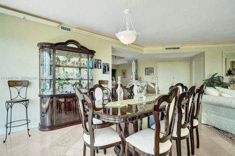 Снять в аренду кондоминиум в Авентура, Флорида 2 спальни, 222.97м2, № 2002050 - фото 6