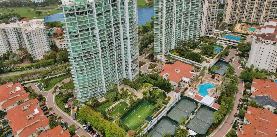 Кондоминиум с 2 спальнями в Авентура, Флорида № 2002050