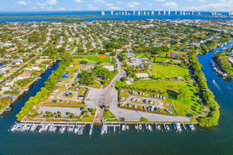 Casa en venta en North Palm Beach, Florida, 3 dormitorios, 139.63 m2 № 2253813 - foto 7