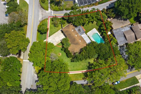 Casa en venta en North Palm Beach, Florida, 3 dormitorios, 139.63 m2 № 2253813 - foto 5