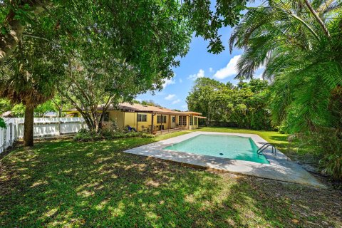 Casa en venta en North Palm Beach, Florida, 3 dormitorios, 139.63 m2 № 2253813 - foto 2