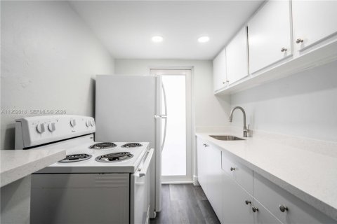 Снять в аренду квартиру в Саут-Майами, Флорида 1 спальня, 67.35м2, № 2006125 - фото 8