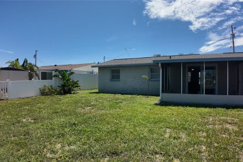 House in Hudson, Florida 2 bedrooms, 82.96 sq.m. № 1827851 - photo 21