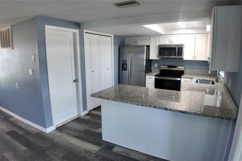 House in Hudson, Florida 2 bedrooms, 82.96 sq.m. № 1827851 - photo 3