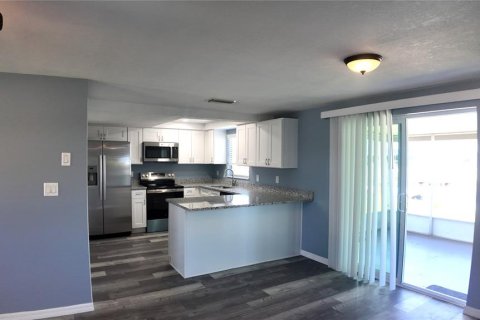 House in Hudson, Florida 2 bedrooms, 82.96 sq.m. № 1827851 - photo 10