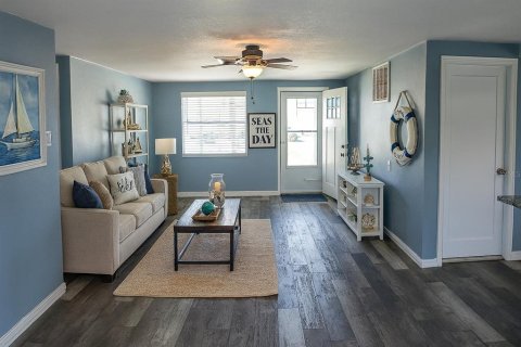 House in Hudson, Florida 2 bedrooms, 82.96 sq.m. № 1827851 - photo 12