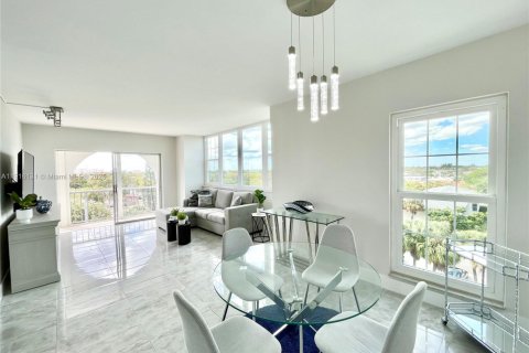 Condominio en venta en Boca Raton, Florida, 2 dormitorios, 100.33 m2 № 1972754 - foto 2