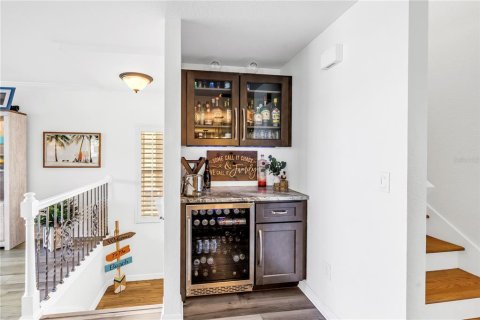 Townhouse in Treasure Island, Florida 3 bedrooms, 197.88 sq.m. № 1634731 - photo 16