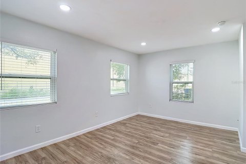 House in Tampa, Florida 2 bedrooms, 77.29 sq.m. № 2199946 - photo 7