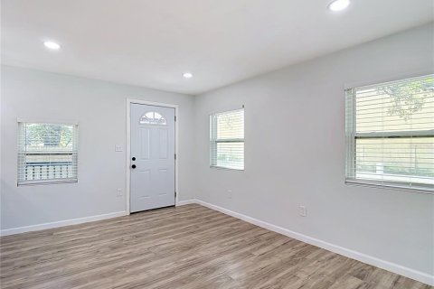 House in Tampa, Florida 2 bedrooms, 77.29 sq.m. № 2199946 - photo 11
