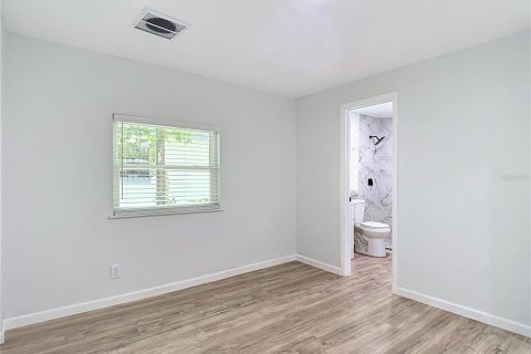 House in Tampa, Florida 2 bedrooms, 77.29 sq.m. № 2199946 - photo 22