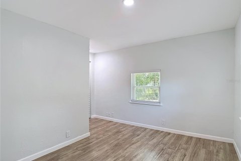 House in Tampa, Florida 2 bedrooms, 77.29 sq.m. № 2199946 - photo 28
