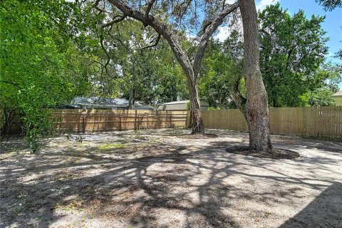House in Tampa, Florida 2 bedrooms, 77.29 sq.m. № 2199946 - photo 2