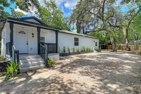House in Tampa, Florida 2 bedrooms, 77.29 sq.m. № 2199946