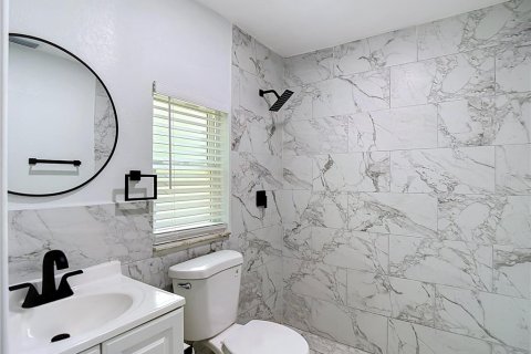 House in Tampa, Florida 2 bedrooms, 77.29 sq.m. № 2199946 - photo 25