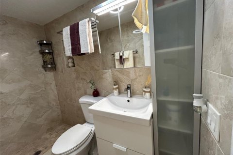 Купить кондоминиум в Сент-Питерсберг, Флорида 3 комнаты, 80.82м2, № 1909652 - фото 24