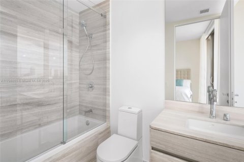 Condo in Sunny Isles Beach, Florida, 4 bedrooms  № 1861467 - photo 20