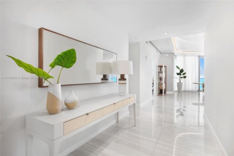 Condo in Sunny Isles Beach, Florida, 4 bedrooms  № 1861467 - photo 21