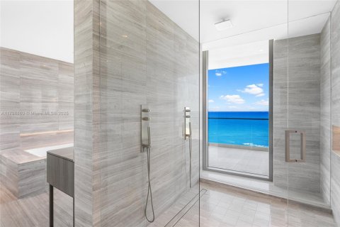 Condo in Sunny Isles Beach, Florida, 4 bedrooms  № 1861467 - photo 15