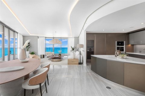 Condo in Sunny Isles Beach, Florida, 4 bedrooms  № 1861467 - photo 2