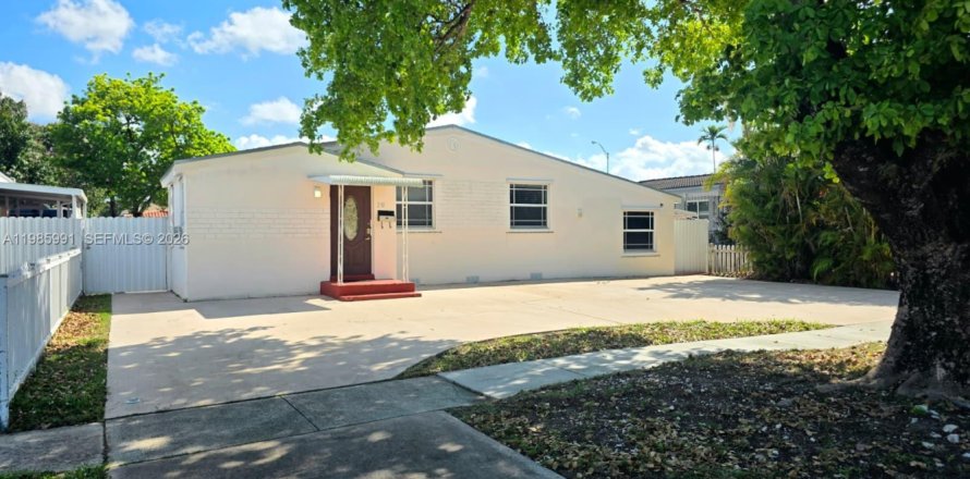 Casa en Hialeah, Florida 6 dormitorios, 152.17 m2 № 2332340