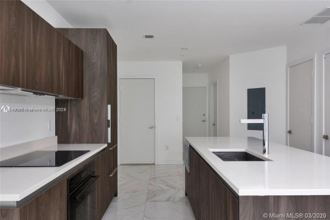 Condo in Miami, Florida, 2 bedrooms  № 1753220 - photo 6