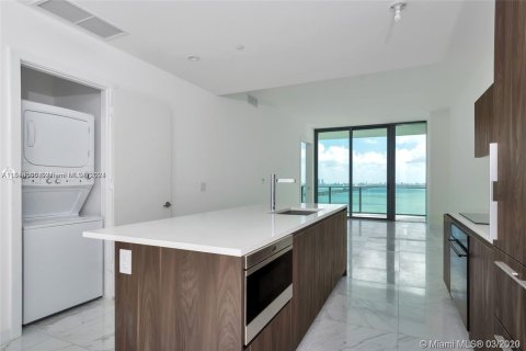 Condo in Miami, Florida, 2 bedrooms  № 1753220 - photo 5