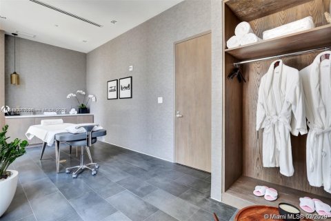 Condo in Miami, Florida, 2 bedrooms  № 1753220 - photo 28