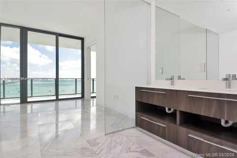 Condo in Miami, Florida, 2 bedrooms  № 1753220 - photo 14