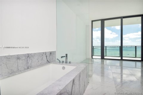 Condo in Miami, Florida, 2 bedrooms  № 1753220 - photo 12