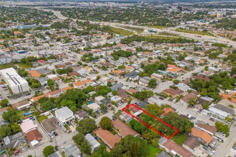 Commercial property in Miami, Florida 204.94 sq.m. № 1965344 - photo 21