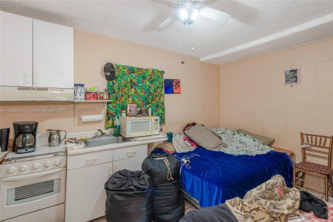 Commercial property in Miami, Florida 204.94 sq.m. № 1965344 - photo 8