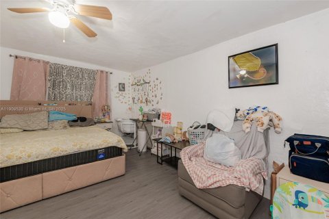 Commercial property in Miami, Florida 204.94 sq.m. № 1965344 - photo 11