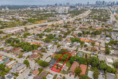 Commercial property in Miami, Florida 204.94 sq.m. № 1965344 - photo 22