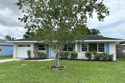 House in Bradenton, Florida 2 bedrooms, 93.09 sq.m. № 2359083