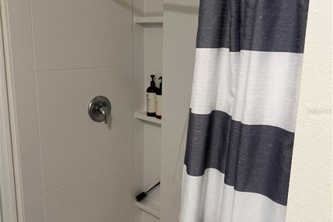 Casa en alquiler en Kissimmee, Florida, 3 dormitorios, 141.68 m2 № 1885276 - foto 16